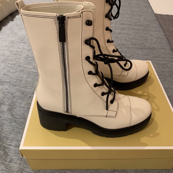 Michael Kors leather boots - Picture 2 of 8